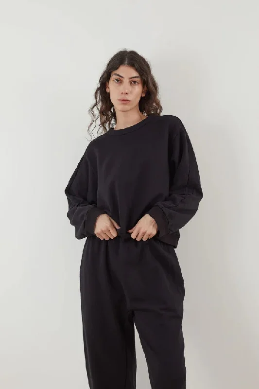 Easy Winter Sweatshirt - Black Hoodie with Magnetic Closure Innovative Modern