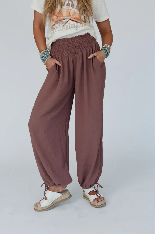 The Nest Oceana Cinched Pants - Mocha Slim-Fit Leggings
