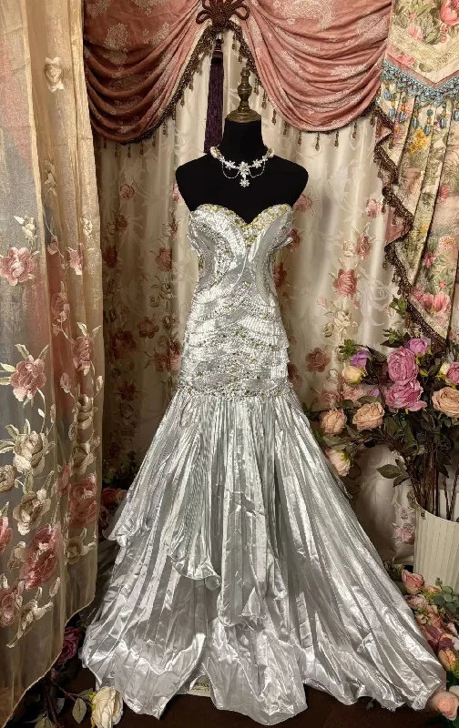 Silver Sweetheart Sheath Beading Vintage Long Party Dress Evening Gown, DP4508 Boat Neckline Classic Silver Sweetheart Sheath Beading Vintage Long Party Dress Evening Gown, DP4508 Boat Neckline Classic