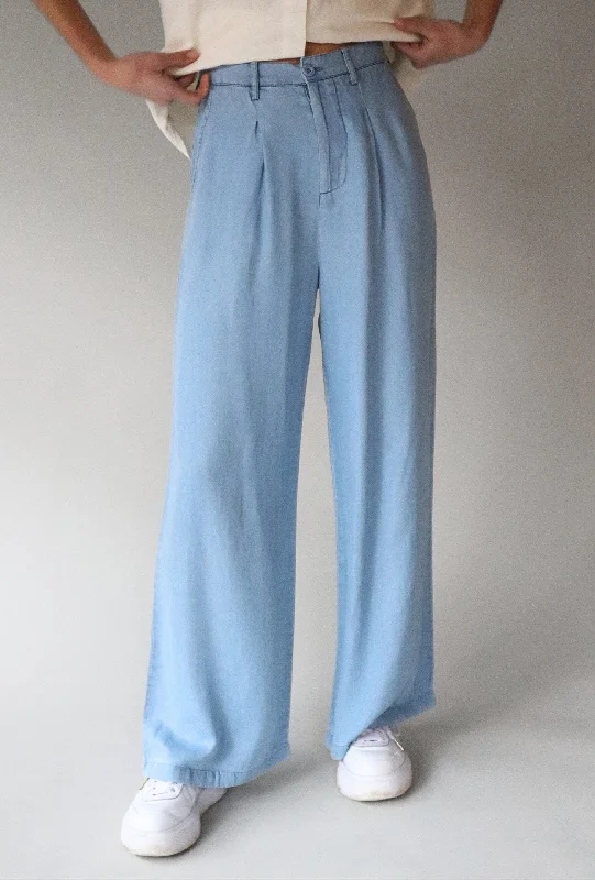 LIGHT WASH CHAMBRAY PANT Formal Slim Pants