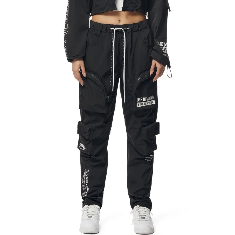 Relaxed Slouched Windbreaker Cargo Pants - Black Fashionable Tapered Leg Pants
